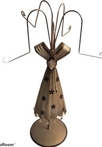 Cutest vintage necklace holder